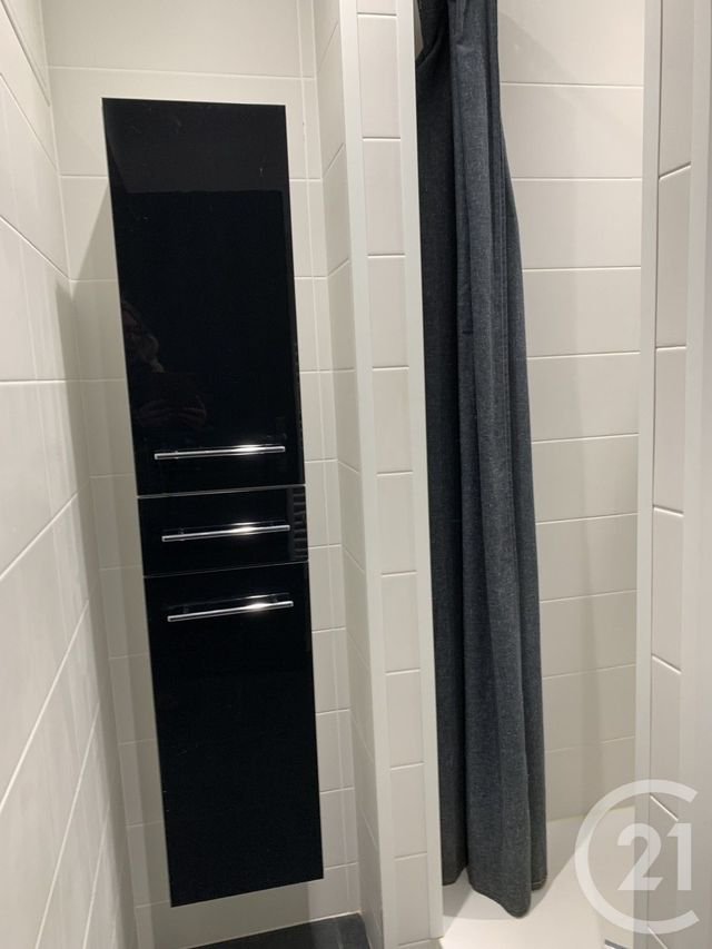 Afficher la photo en grand Appartement F3 à vendre - 3 pièces - 61.18 m2 - CLERMONT L HERAULT - 34 - LANGUEDOC-ROUSSILLON - Century 21 Agi Immobilier