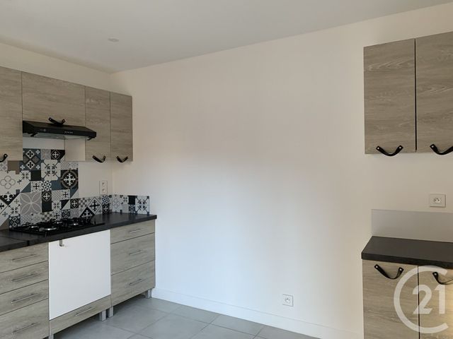 Afficher la photo en grand Appartement F3 à vendre - 3 pièces - 61.18 m2 - CLERMONT L HERAULT - 34 - LANGUEDOC-ROUSSILLON - Century 21 Agi Immobilier