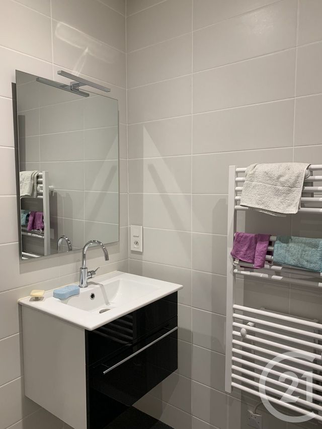 Afficher la photo en grand Appartement F3 à vendre - 3 pièces - 61.18 m2 - CLERMONT L HERAULT - 34 - LANGUEDOC-ROUSSILLON - Century 21 Agi Immobilier