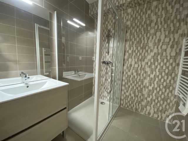 Appartement T2 à vendre - 2 pièces - 43.7 m2 - CLERMONT L HERAULT - 34 - LANGUEDOC-ROUSSILLON - Century 21 Agi Immobilier