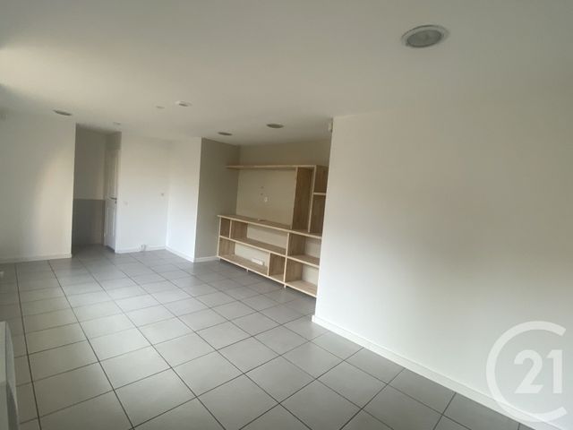Appartement Local à louer - 1 pièce - 25.0 m2 - CLERMONT L HERAULT - 34 - LANGUEDOC-ROUSSILLON - Century 21 Agi Immobilier