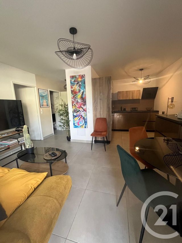 Afficher la photo en grand Appartement T2 à vendre - 2 pièces - 40.0 m2 - CLERMONT L HERAULT - 34 - LANGUEDOC-ROUSSILLON - Century 21 Agi Immobilier