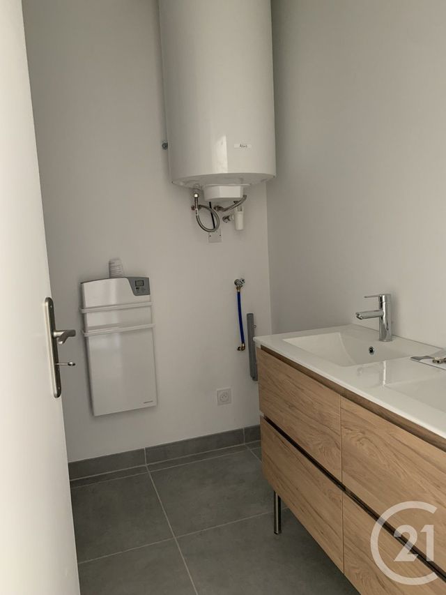 Appartement F4 à louer - 4 pièces - 80.95 m2 - LE POUGET - 34 - LANGUEDOC-ROUSSILLON - Century 21 Agi Immobilier