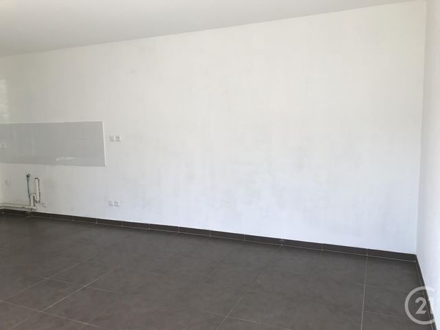 Afficher la photo en grand maison à louer - 2 pièces - 42.0 m2 - CLERMONT L HERAULT - 34 - LANGUEDOC-ROUSSILLON - Century 21 Agi Immobilier
