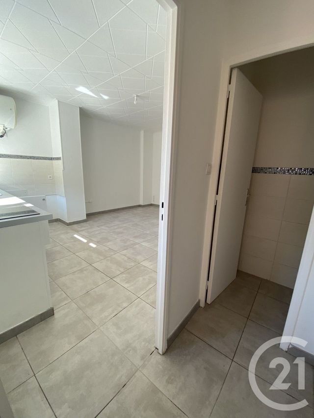 Afficher la photo en grand Appartement à louer - 3 pièces - 39.58 m2 - BEDARIEUX - 34 - LANGUEDOC-ROUSSILLON - Century 21 Agi Immobilier