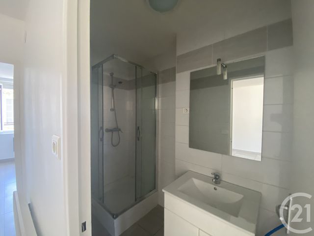 Afficher la photo en grand Appartement à louer - 3 pièces - 39.58 m2 - BEDARIEUX - 34 - LANGUEDOC-ROUSSILLON - Century 21 Agi Immobilier