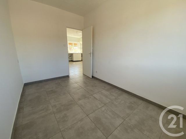 Afficher la photo en grand Appartement à louer - 3 pièces - 39.58 m2 - BEDARIEUX - 34 - LANGUEDOC-ROUSSILLON - Century 21 Agi Immobilier