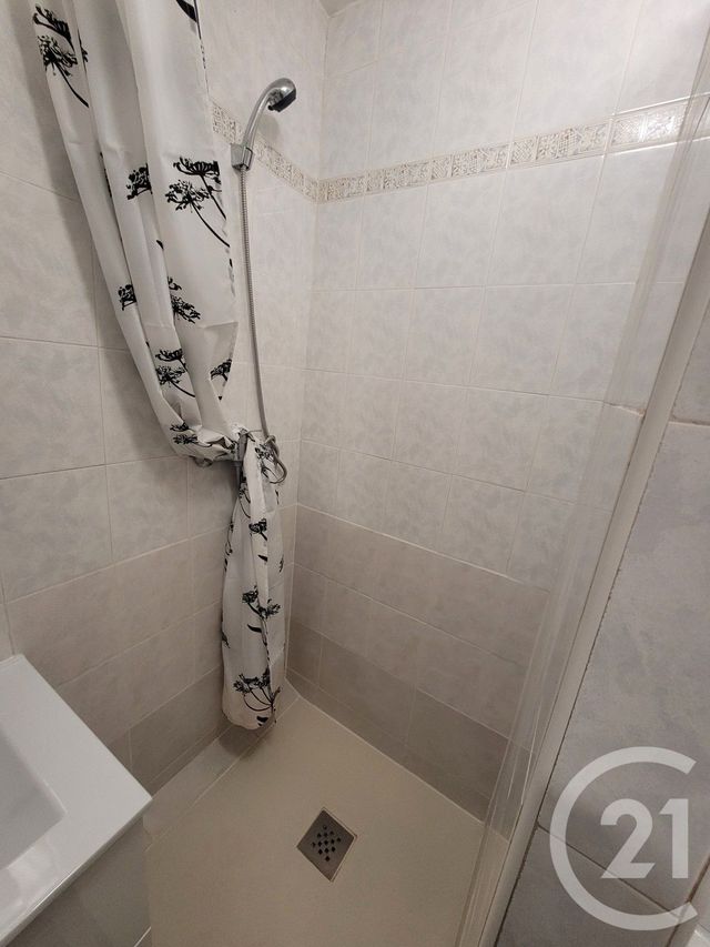 Appartement Studio à louer - 1 pièce - 18.5 m2 - CLERMONT L HERAULT - 34 - LANGUEDOC-ROUSSILLON - Century 21 Agi Immobilier