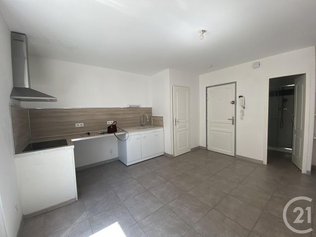 Appartement F3 à louer - 3 pièces - 40.0 m2 - BEDARIEUX - 34 - LANGUEDOC-ROUSSILLON - Century 21 Agi Immobilier
