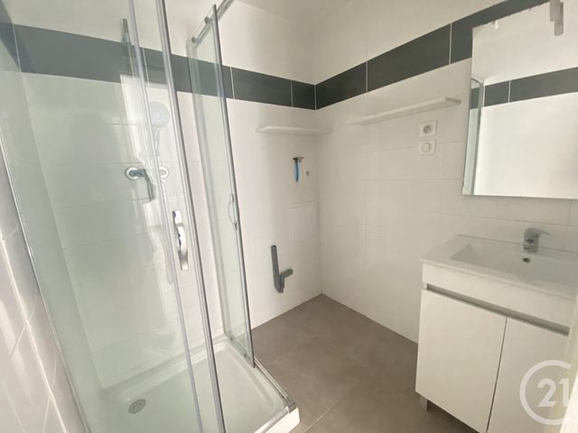 Appartement F3 à louer - 3 pièces - 40.0 m2 - BEDARIEUX - 34 - LANGUEDOC-ROUSSILLON - Century 21 Agi Immobilier