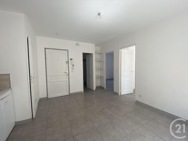 Appartement F3 à louer - 3 pièces - 40.0 m2 - BEDARIEUX - 34 - LANGUEDOC-ROUSSILLON - Century 21 Agi Immobilier