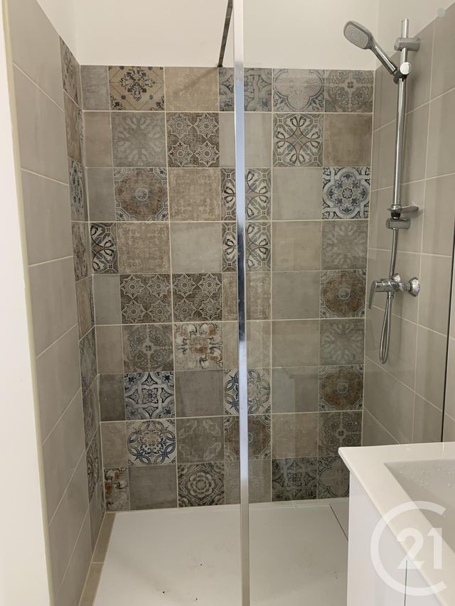 Appartement F3 à louer - 3 pièces - 47.15 m2 - CABRIERES - 34 - LANGUEDOC-ROUSSILLON - Century 21 Agi Immobilier