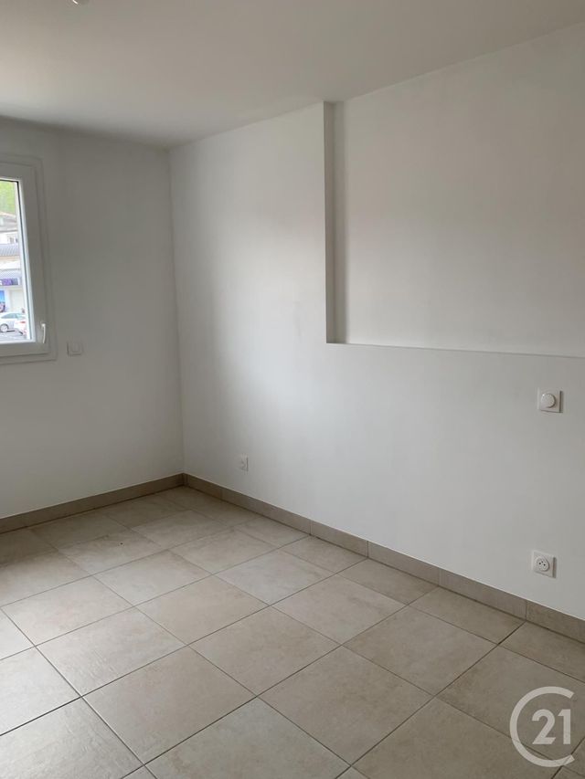 Appartement à louer - 2 pièces - 39.11 m2 - CLERMONT L HERAULT - 34 - LANGUEDOC-ROUSSILLON - Century 21 Agi Immobilier