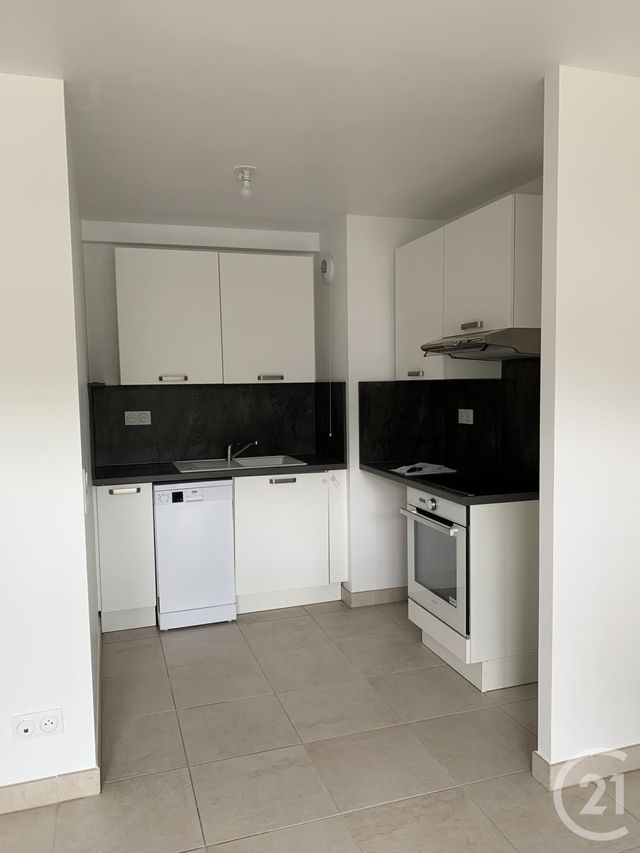 Appartement à louer - 2 pièces - 39.11 m2 - CLERMONT L HERAULT - 34 - LANGUEDOC-ROUSSILLON - Century 21 Agi Immobilier