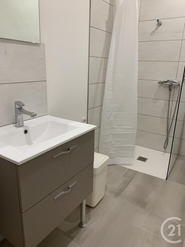 Appartement F1 à louer - 1 pièce - 46.0 m2 - CLERMONT L HERAULT - 34 - LANGUEDOC-ROUSSILLON - Century 21 Agi Immobilier