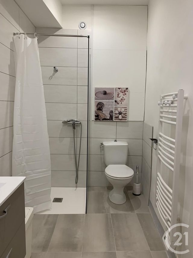 Appartement F1 à louer - 1 pièce - 46.0 m2 - CLERMONT L HERAULT - 34 - LANGUEDOC-ROUSSILLON - Century 21 Agi Immobilier