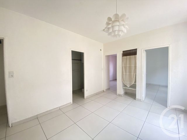 Appartement F3 à louer - 3 pièces - 40.0 m2 - BEDARIEUX - 34 - LANGUEDOC-ROUSSILLON - Century 21 Agi Immobilier