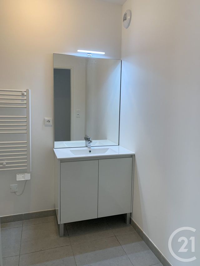 Appartement F2 à louer - 2 pièces - 48.2 m2 - CLERMONT L HERAULT - 34 - LANGUEDOC-ROUSSILLON - Century 21 Agi Immobilier