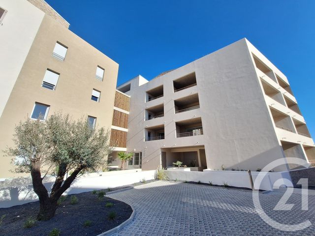 Appartement F2 à louer - 2 pièces - 48.2 m2 - CLERMONT L HERAULT - 34 - LANGUEDOC-ROUSSILLON - Century 21 Agi Immobilier
