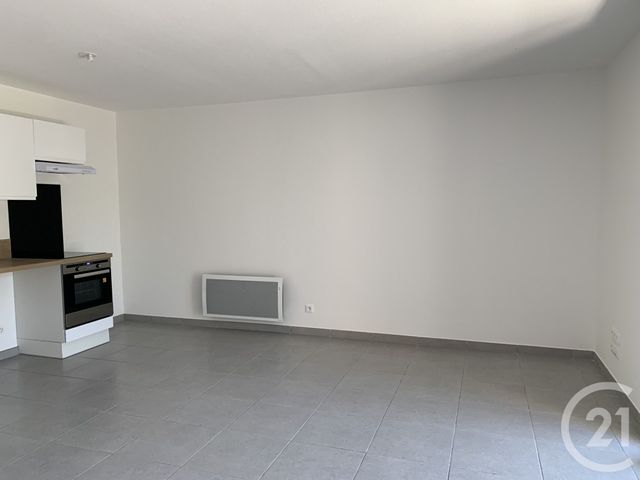 Appartement F2 à louer - 2 pièces - 48.2 m2 - CLERMONT L HERAULT - 34 - LANGUEDOC-ROUSSILLON - Century 21 Agi Immobilier